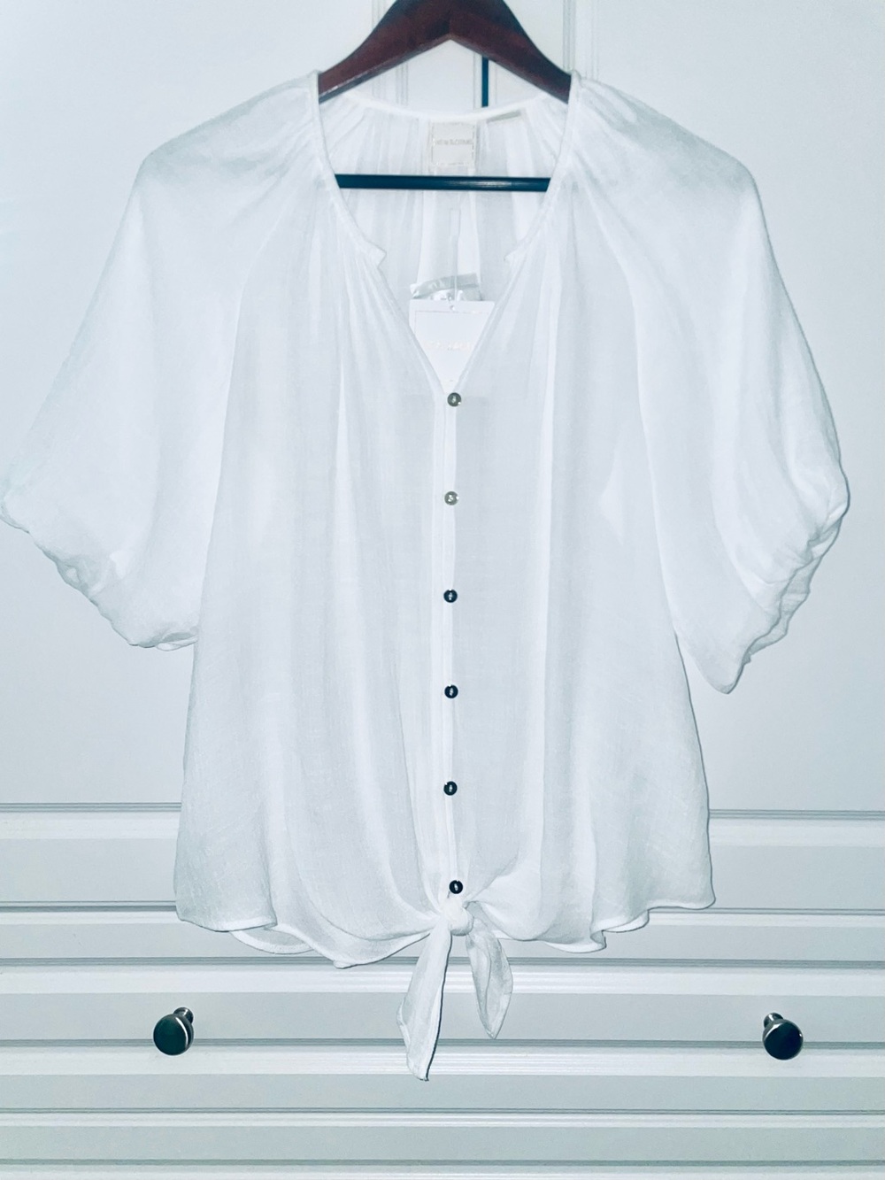 Zac & Rachel White and Gold Button-Tie-Hem Blouse
